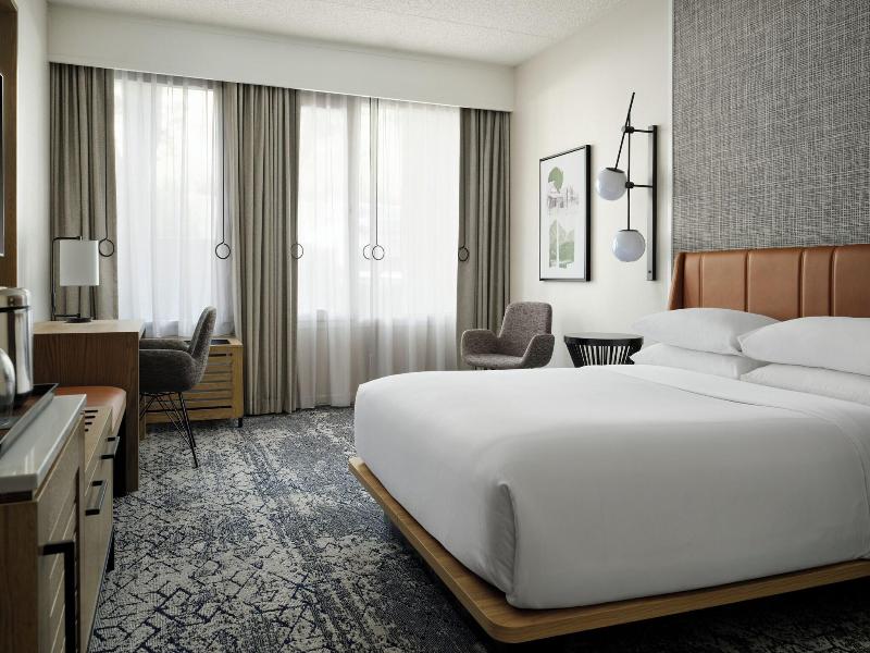 Sheraton Agoura Hills image