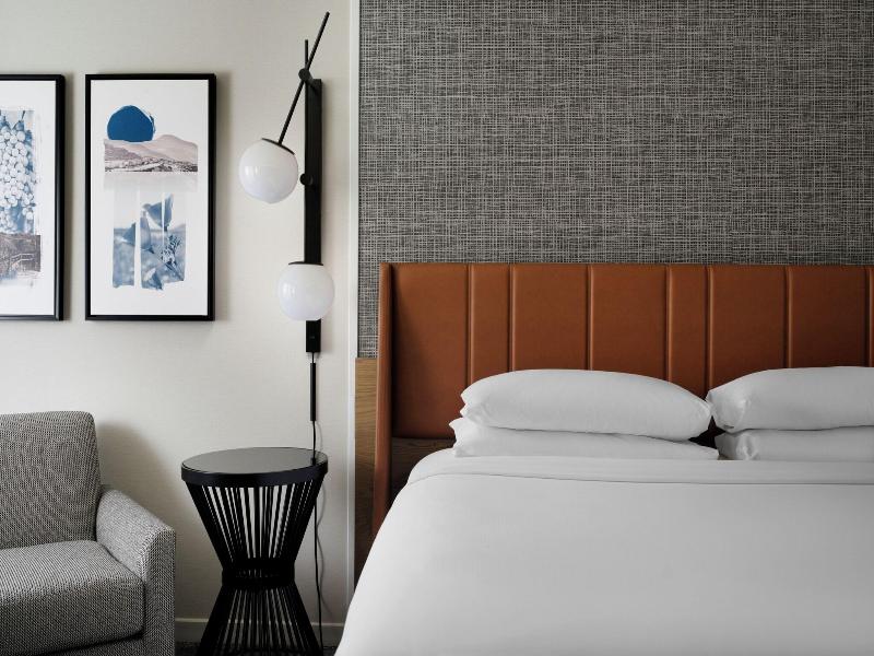 Sheraton Agoura Hills image
