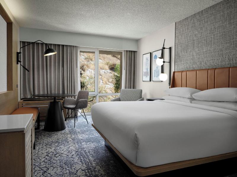 Sheraton Agoura Hills image