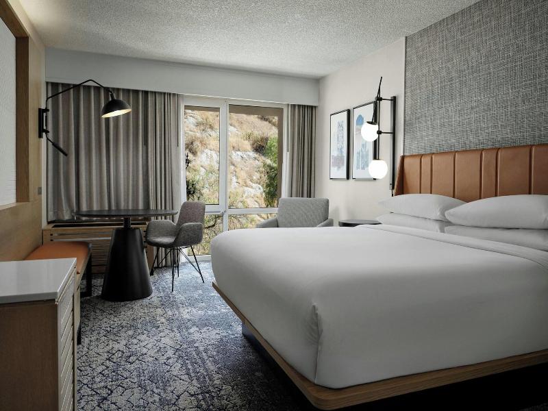 Sheraton Agoura Hills image