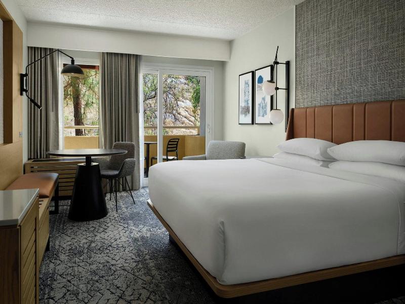 Sheraton Agoura Hills image