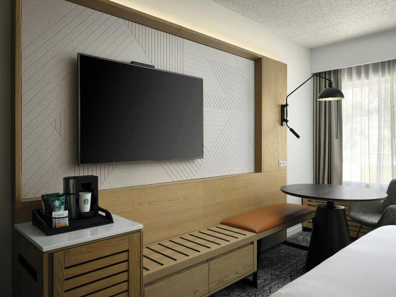 Sheraton Agoura Hills image