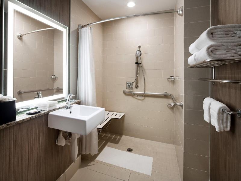 Sheraton Agoura Hills image