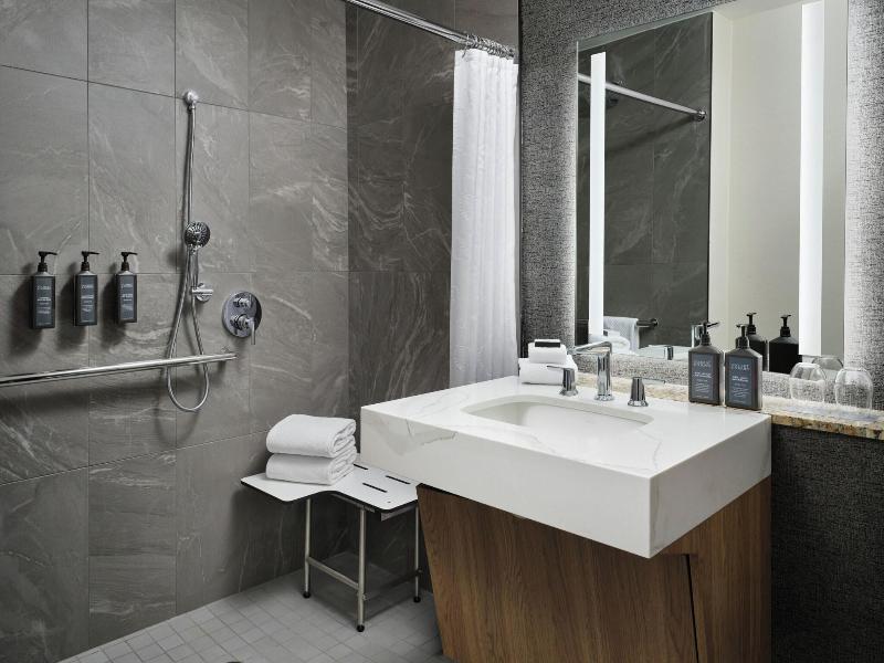 Sheraton Agoura Hills image