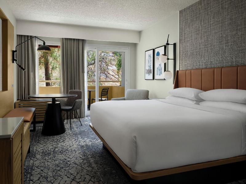 Sheraton Agoura Hills image