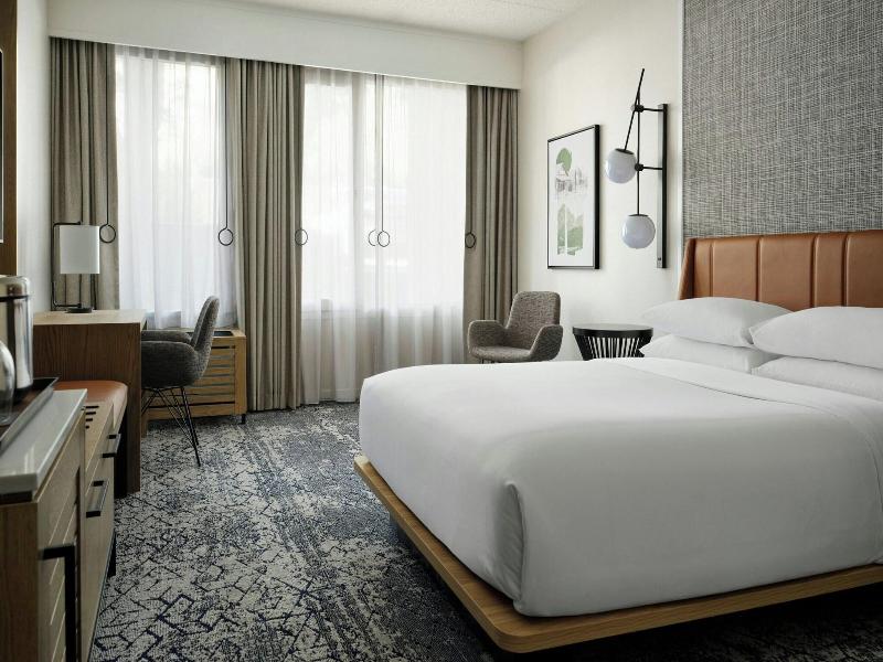 Sheraton Agoura Hills image