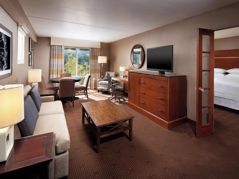 Sheraton Agoura Hills image