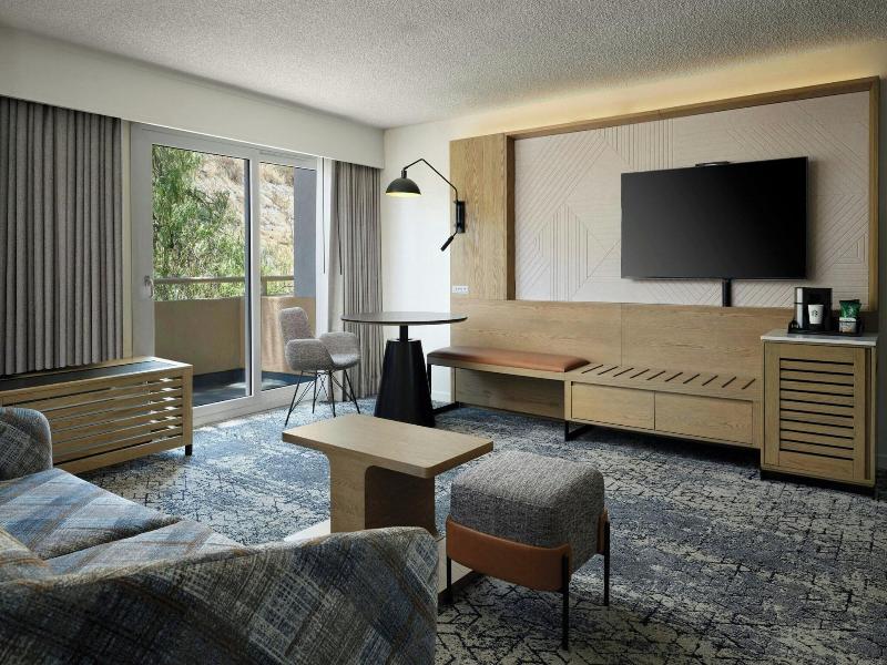 Sheraton Agoura Hills image