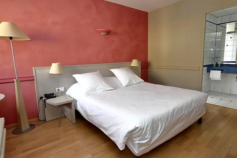 Hotel Newport image