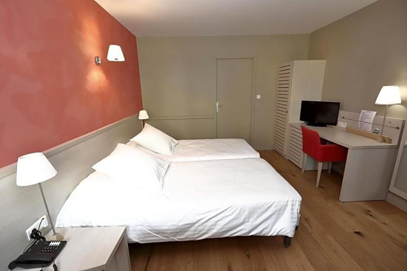 Hotel Newport image