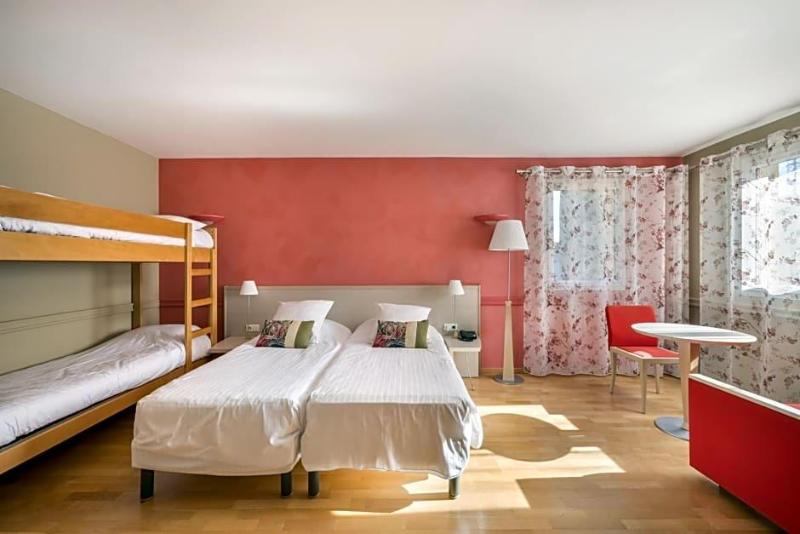 Hotel Newport image