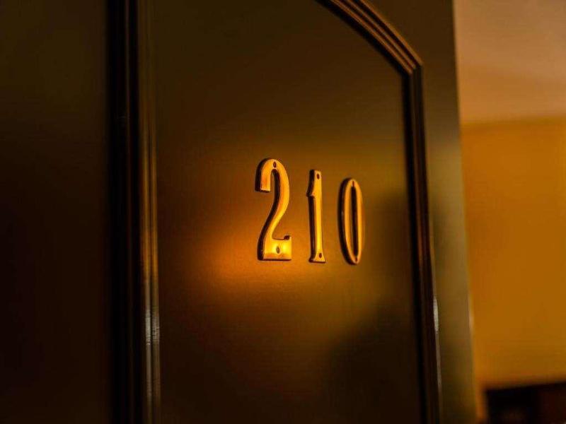 Hotel Newport image