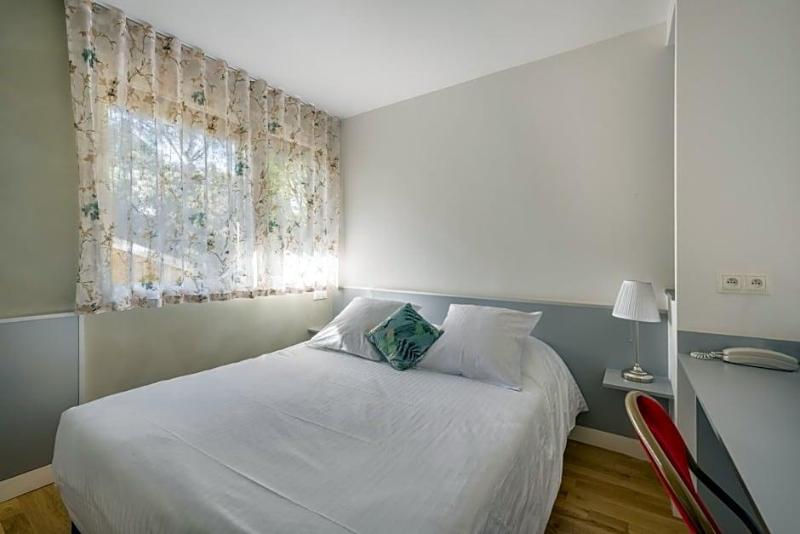 Hotel Newport image