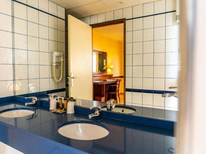 Hotel Newport image