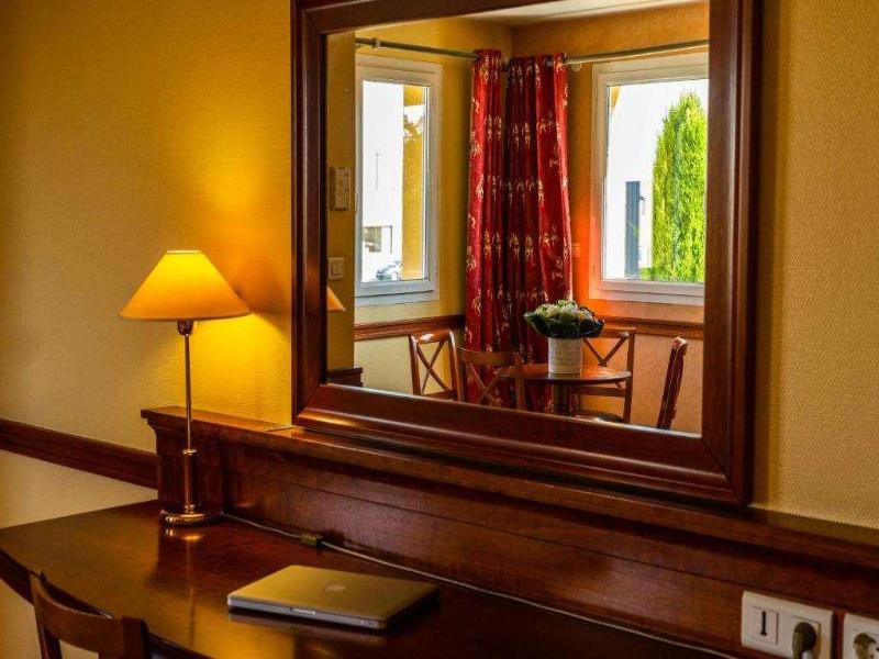 Hotel Newport image