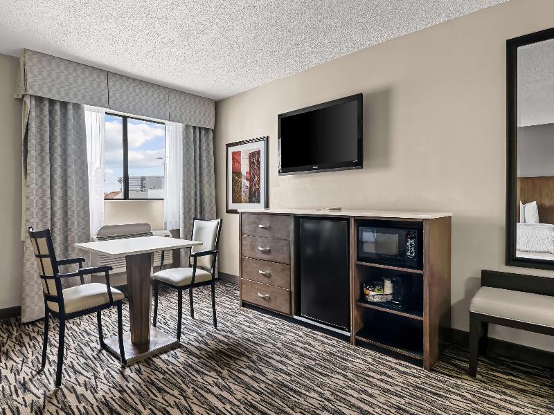 Best Western Los Alamitos Inn & Suites image