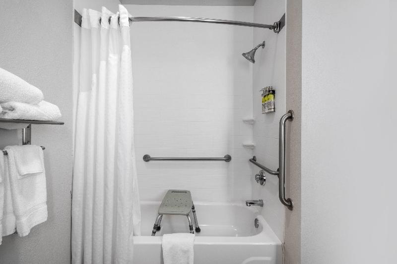 Holiday Inn Express & Suites Tell City photo 12