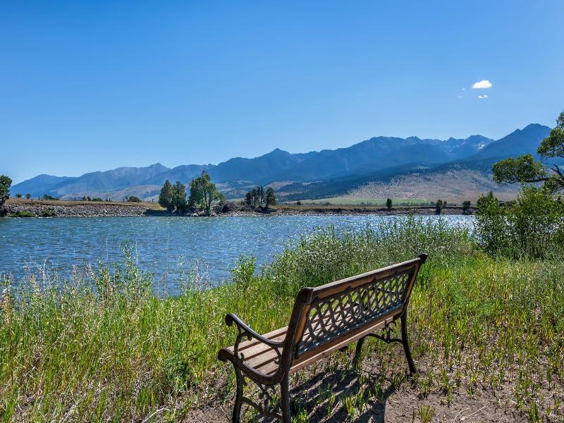 Yellowstone Valley Lodge image