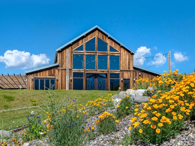 Yellowstone Valley Lodge image