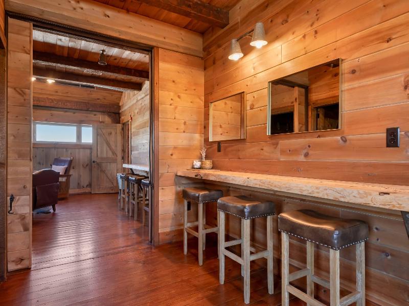 Yellowstone Valley Lodge image