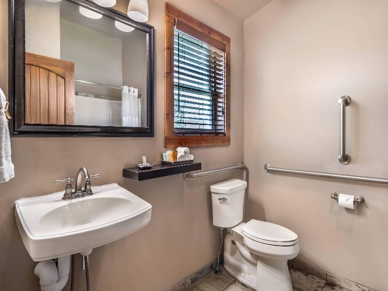 Yellowstone Valley Lodge image