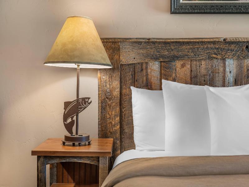 Yellowstone Valley Lodge image