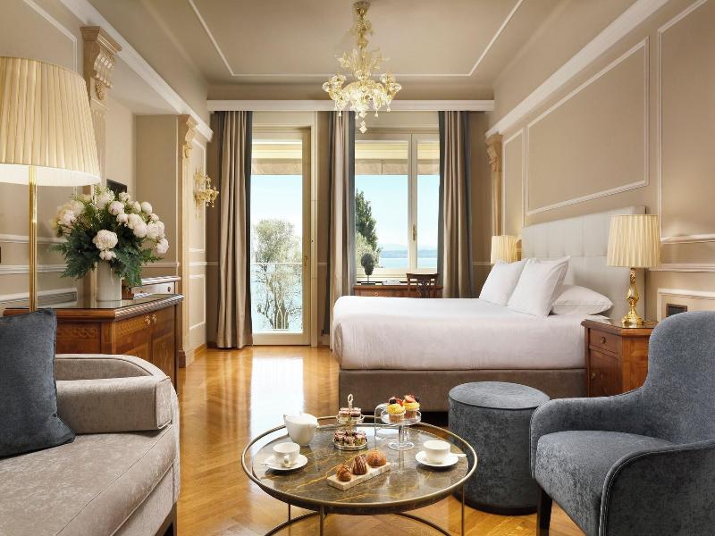 Villa Cortine Palace Hotel image