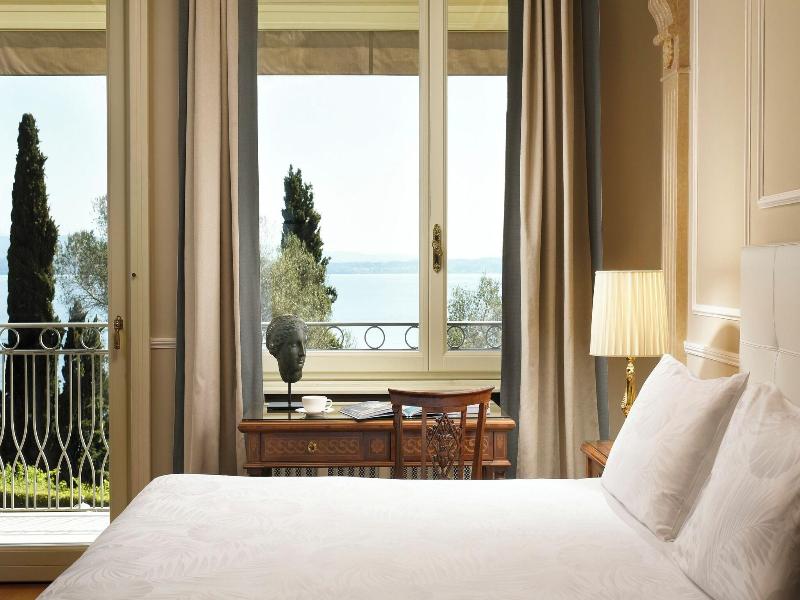 Villa Cortine Palace Hotel image