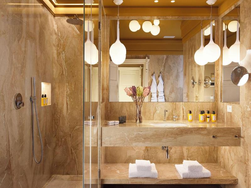 Villa Cortine Palace Hotel image