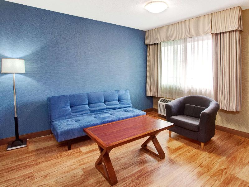 Travelodge by Wyndham Culver City image