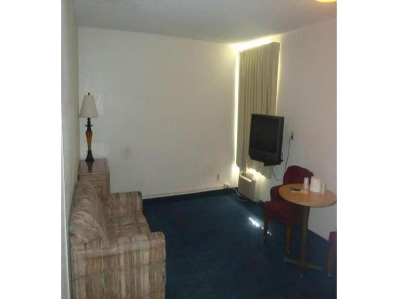 Travelers Inn by Hotel O Lake Havasu City image