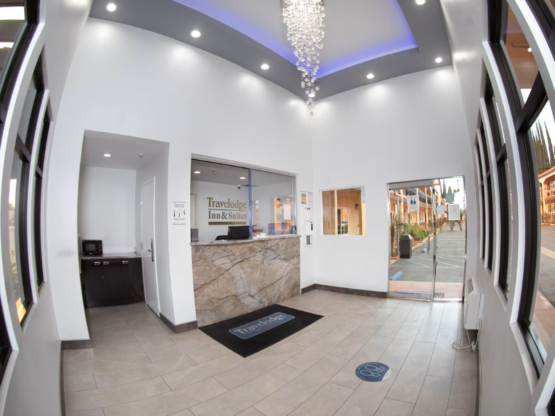 Travelodge Inn & Suites by Wyndham West Covina image