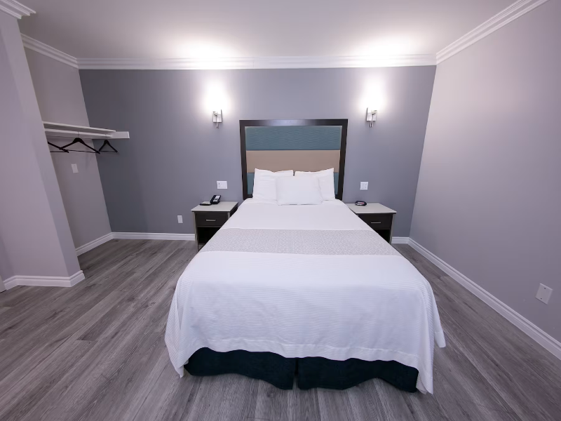 Travelodge Inn & Suites by Wyndham West Covina image