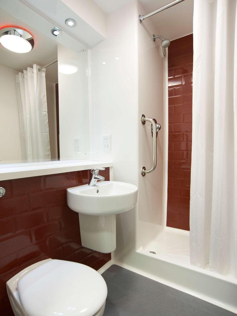 Travelodge London Edmonton image
