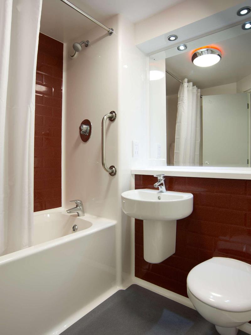Travelodge London Edmonton image