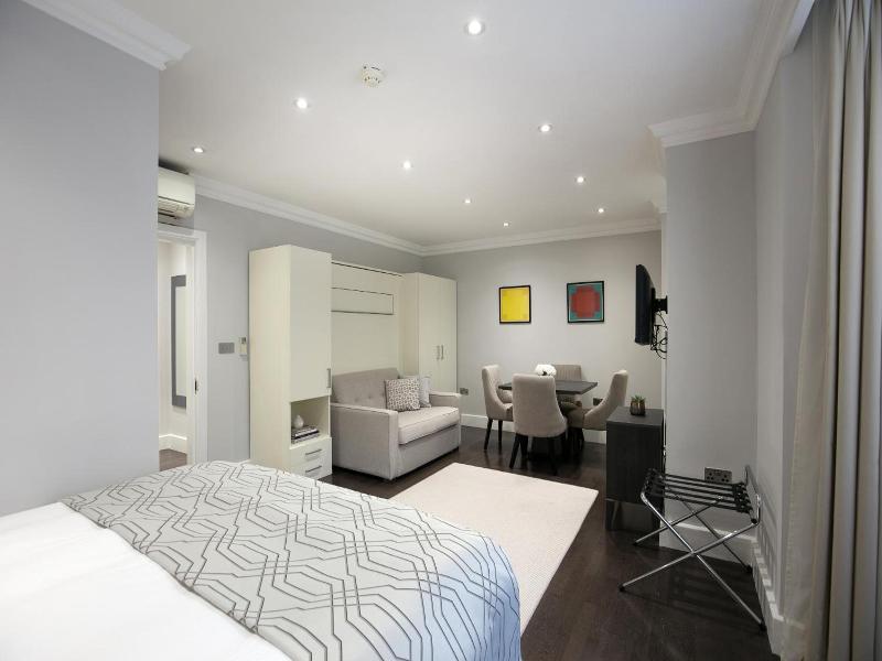 Chilworth Court image