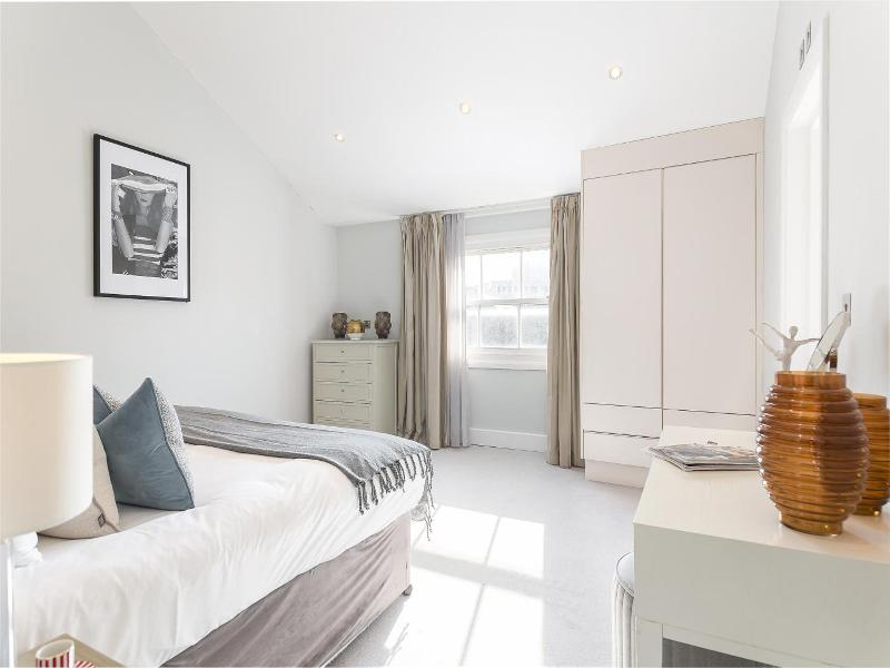 Chilworth Court image