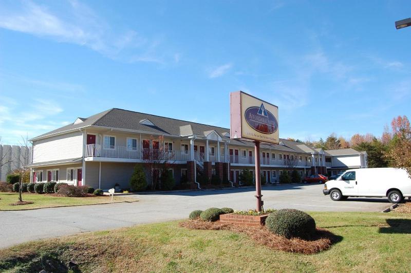 Affordable Suites Lexington image