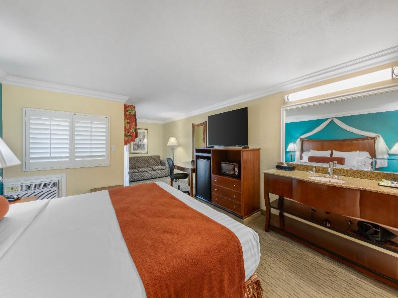 Bw Harbour Inn & Suites Huntington - Sunset Beach image