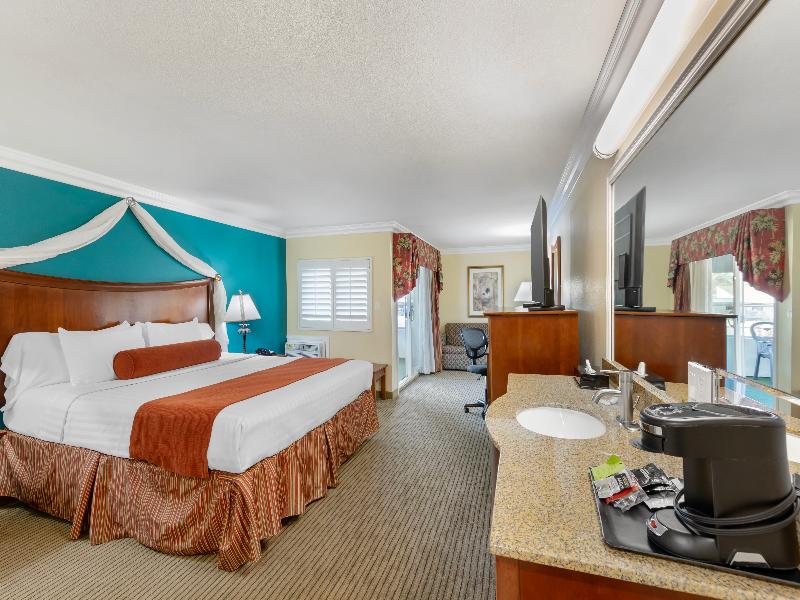 Bw Harbour Inn & Suites Huntington - Sunset Beach image