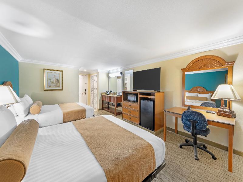 Bw Harbour Inn & Suites Huntington - Sunset Beach image
