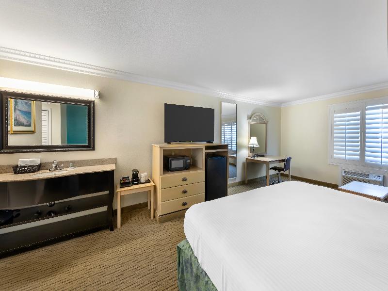 Bw Harbour Inn & Suites Huntington - Sunset Beach image