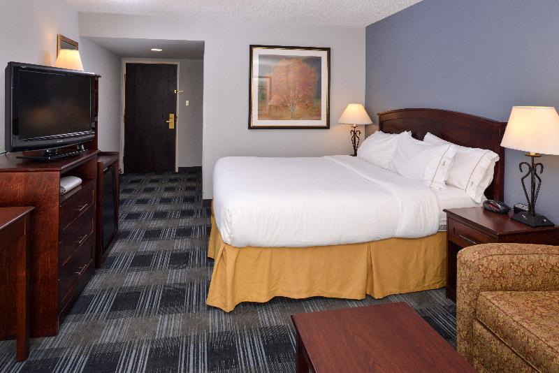 Holiday Inn Express La Junta image