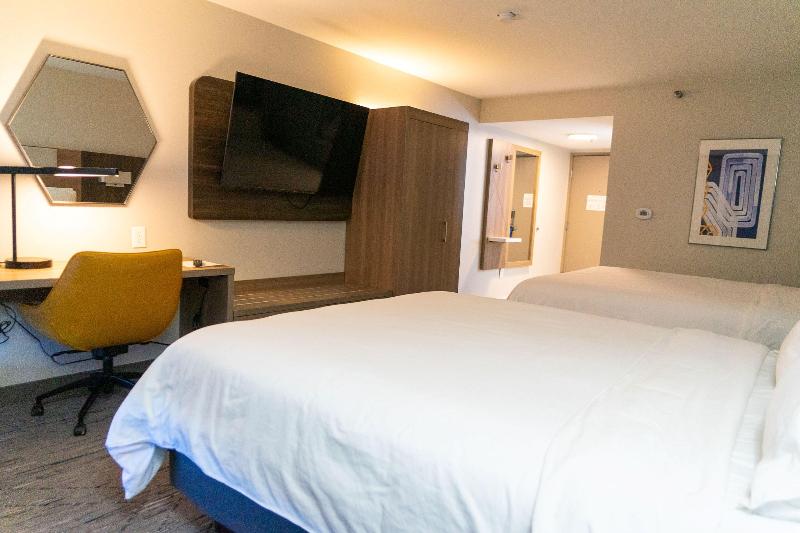 Holiday Inn Express La Junta image