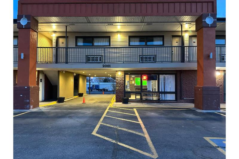 Stay Inn by OYO Near I 80 Lincoln West image