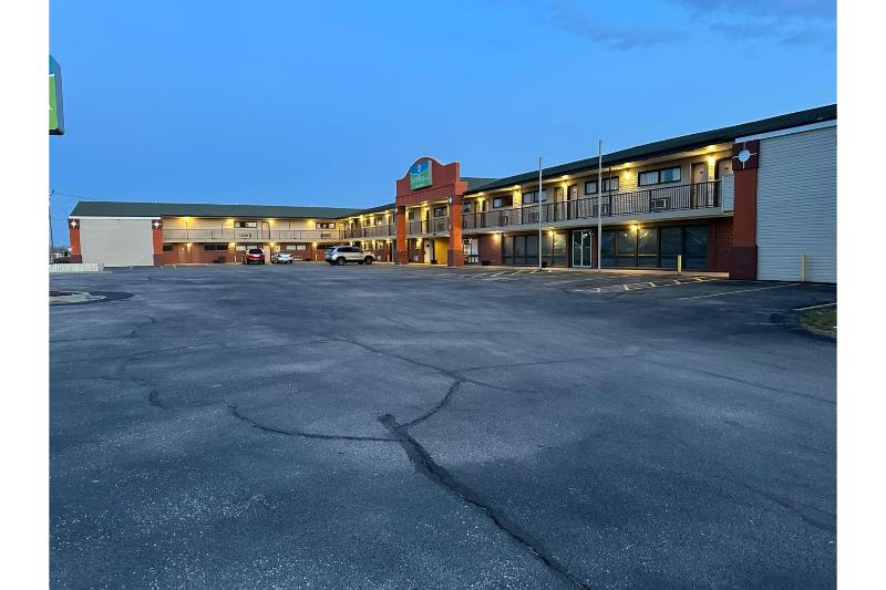 Stay Inn by OYO Near I 80 Lincoln West image