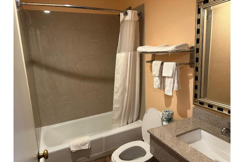 Stay Inn by OYO Near I 80 Lincoln West image