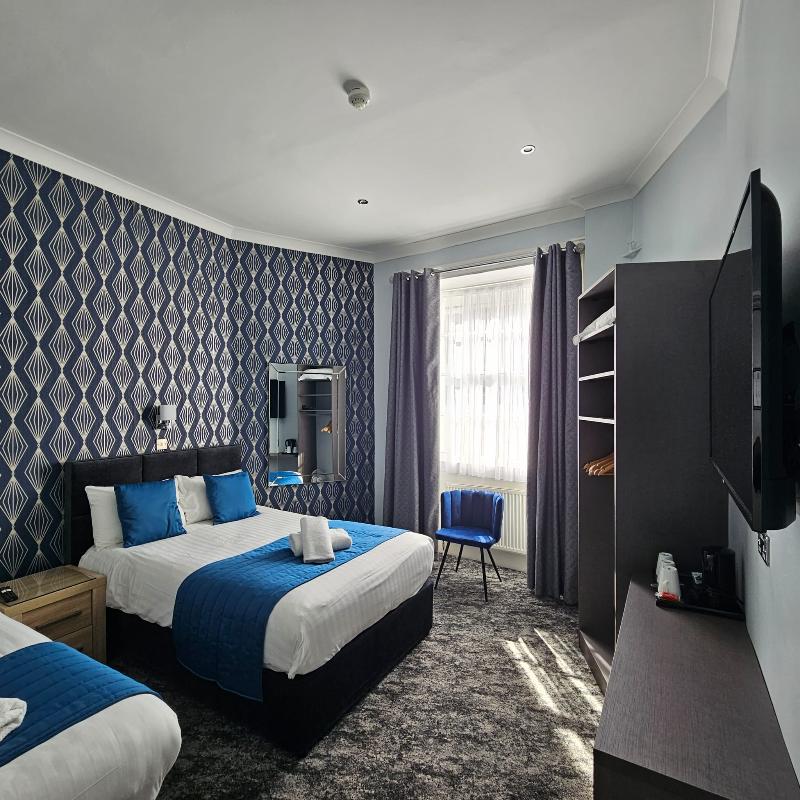 Mentone Hotel image