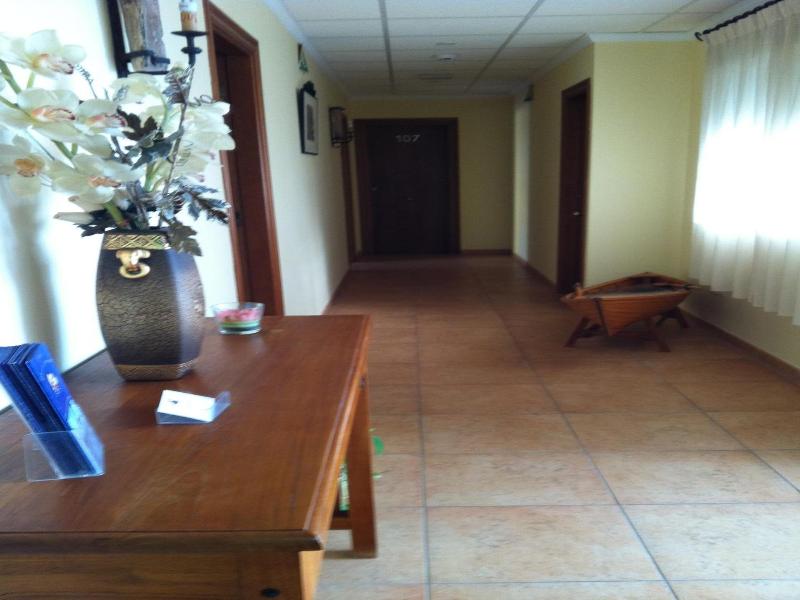 Donde Caparros image