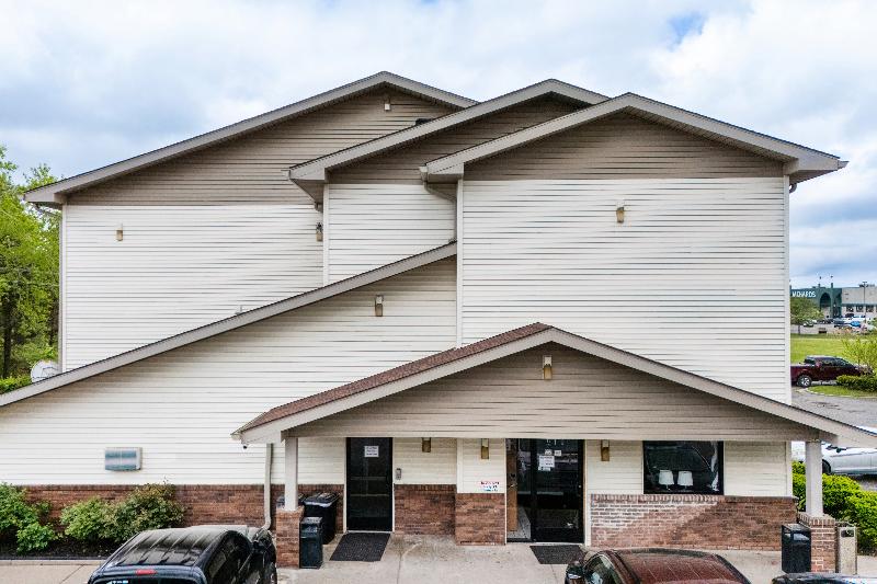 Super Inn by OYO Lansing MI